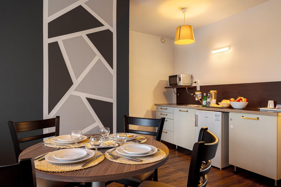 Kitchen or kitchenette, Living room