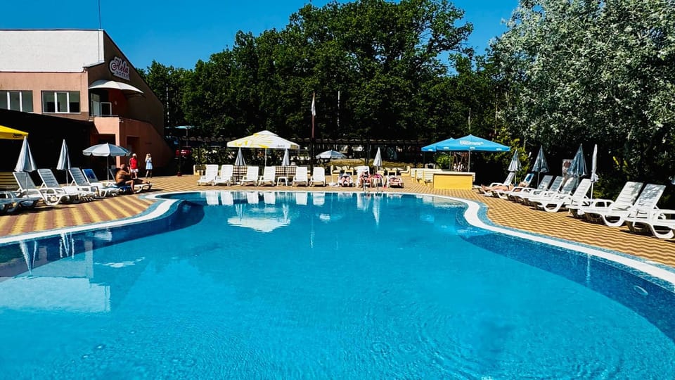 Swimming pool