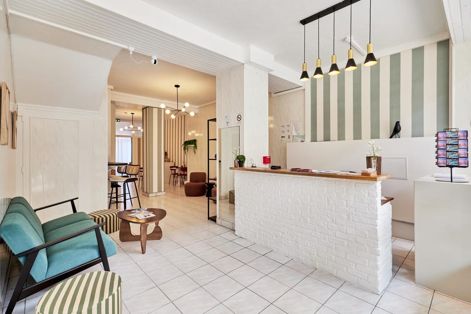 Property building, Lobby or reception, Business facilities, Banquet/Function facilities, acessibility