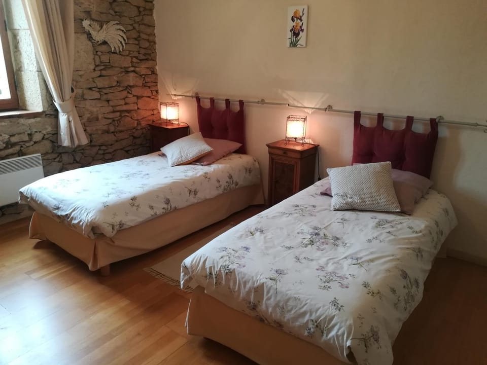 Toilet, Bed, Bedroom, storage, wardrobe