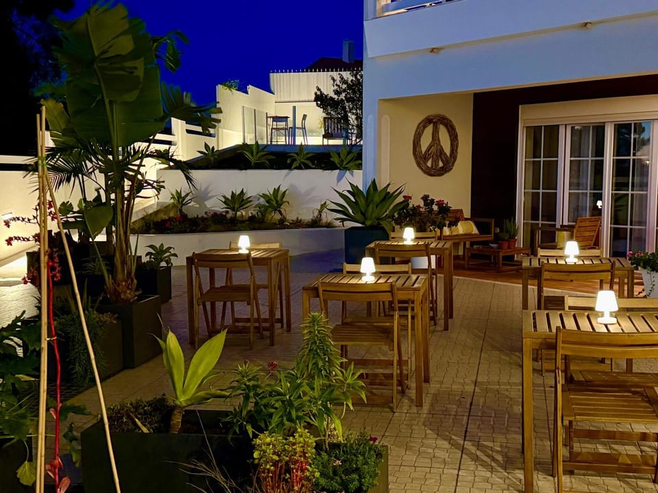 Property building, Balcony/Terrace, Dinner