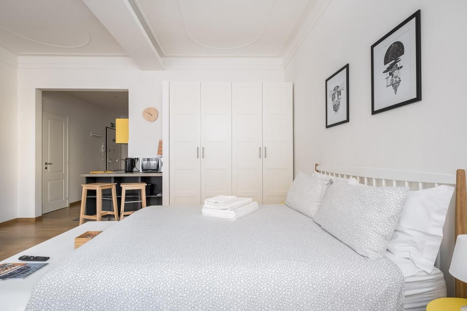 Bed, Photo of the whole room, wardrobe