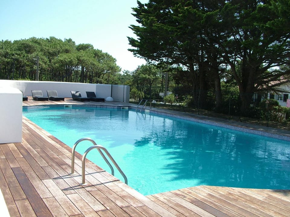 Swimming pool, Swimming pool