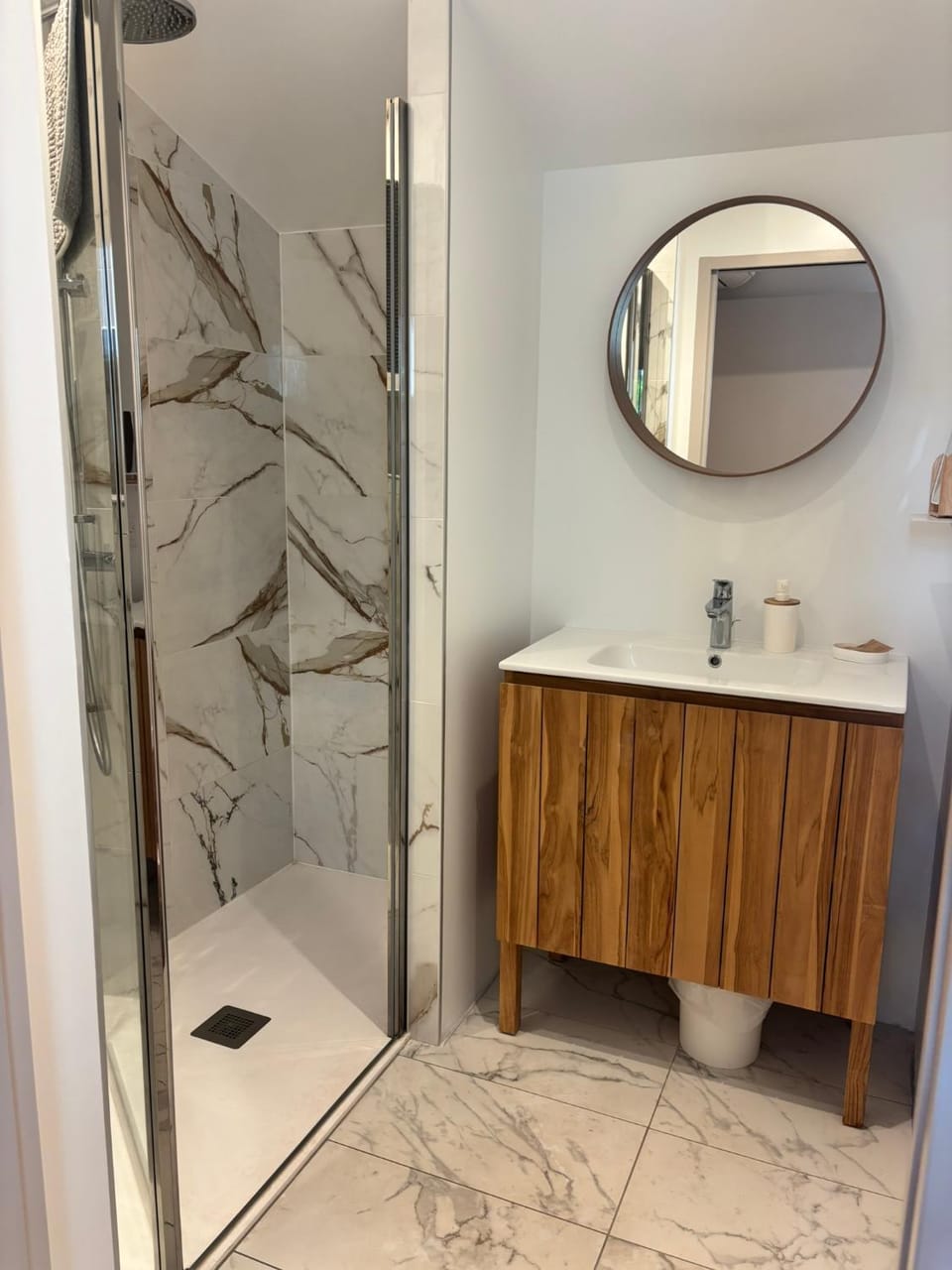 Shower, Bathroom