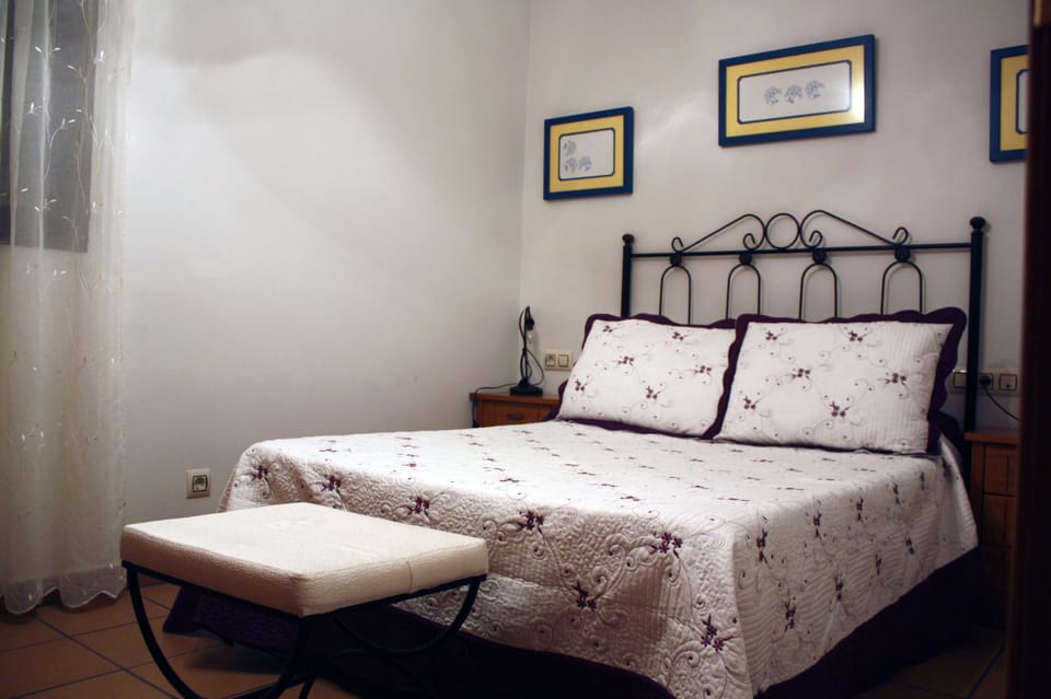 Photo of the whole room, Decorative detail