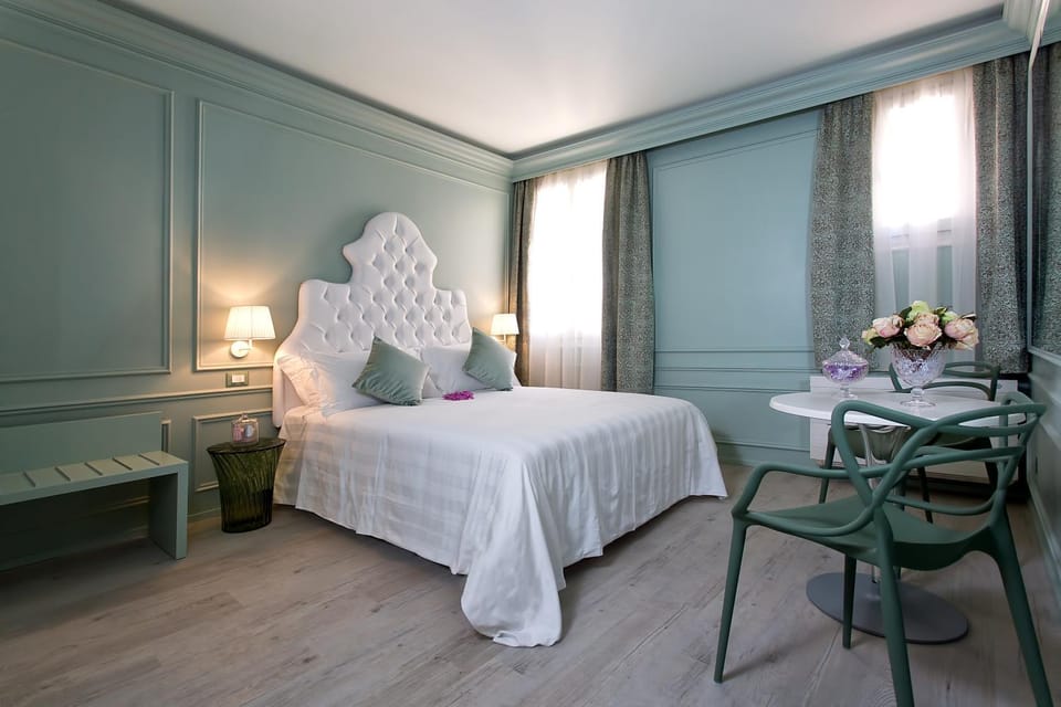 Day, Photo of the whole room