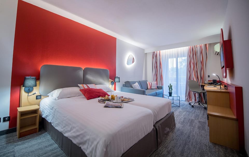 Seating area, Bedroom