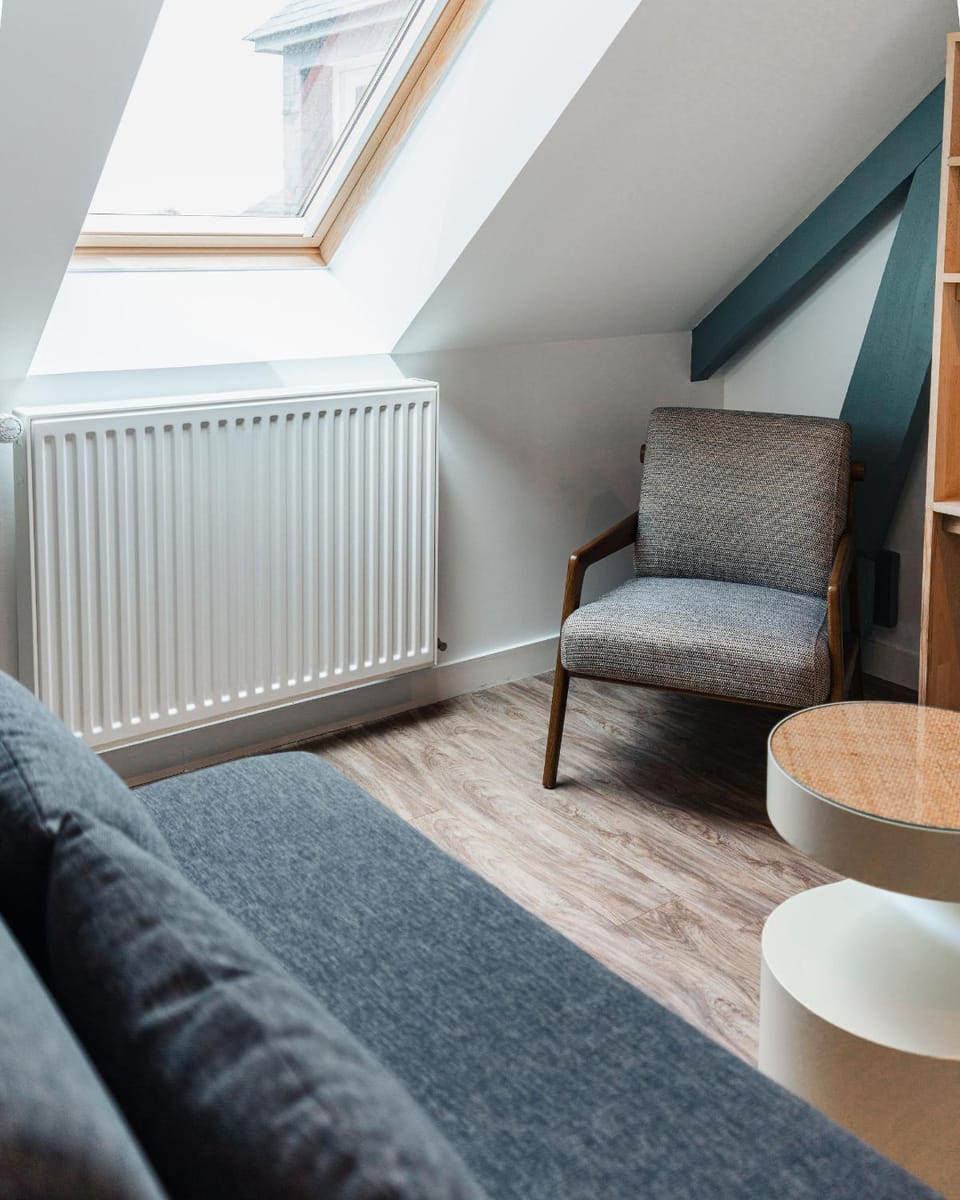 Living room, Seating area