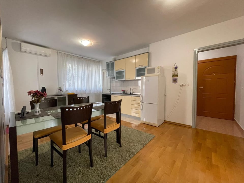 Dining area, locker, kitchen, air conditioner