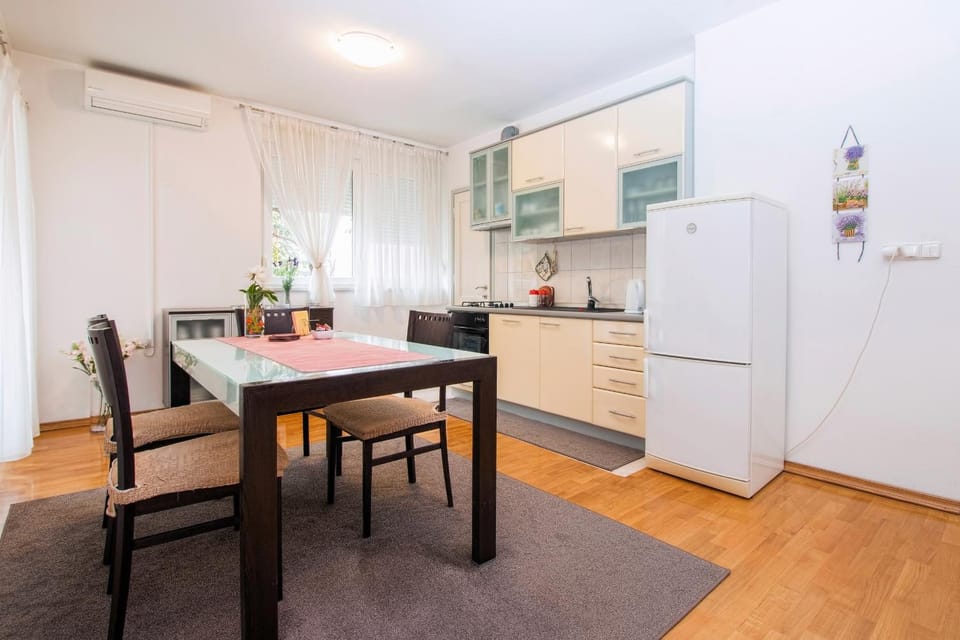 Property logo or sign, Time of day