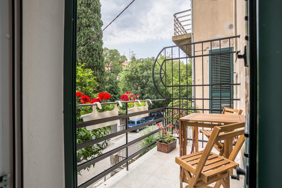 Facade/entrance, Balcony/Terrace, City view, Garden view, Street view