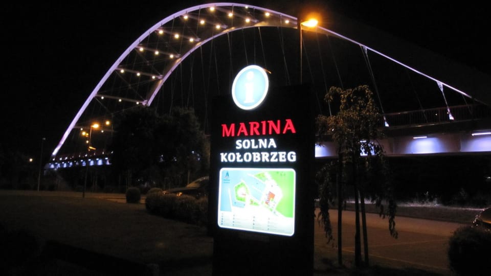 Night, Neighbourhood