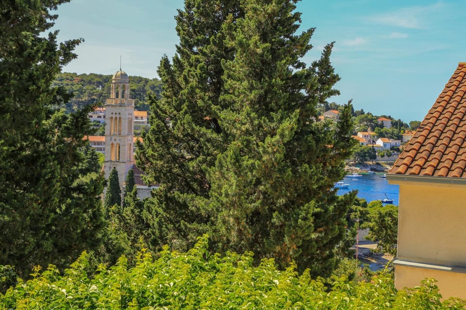 Guesthouse Aurora Bed and Breakfast in Hvar