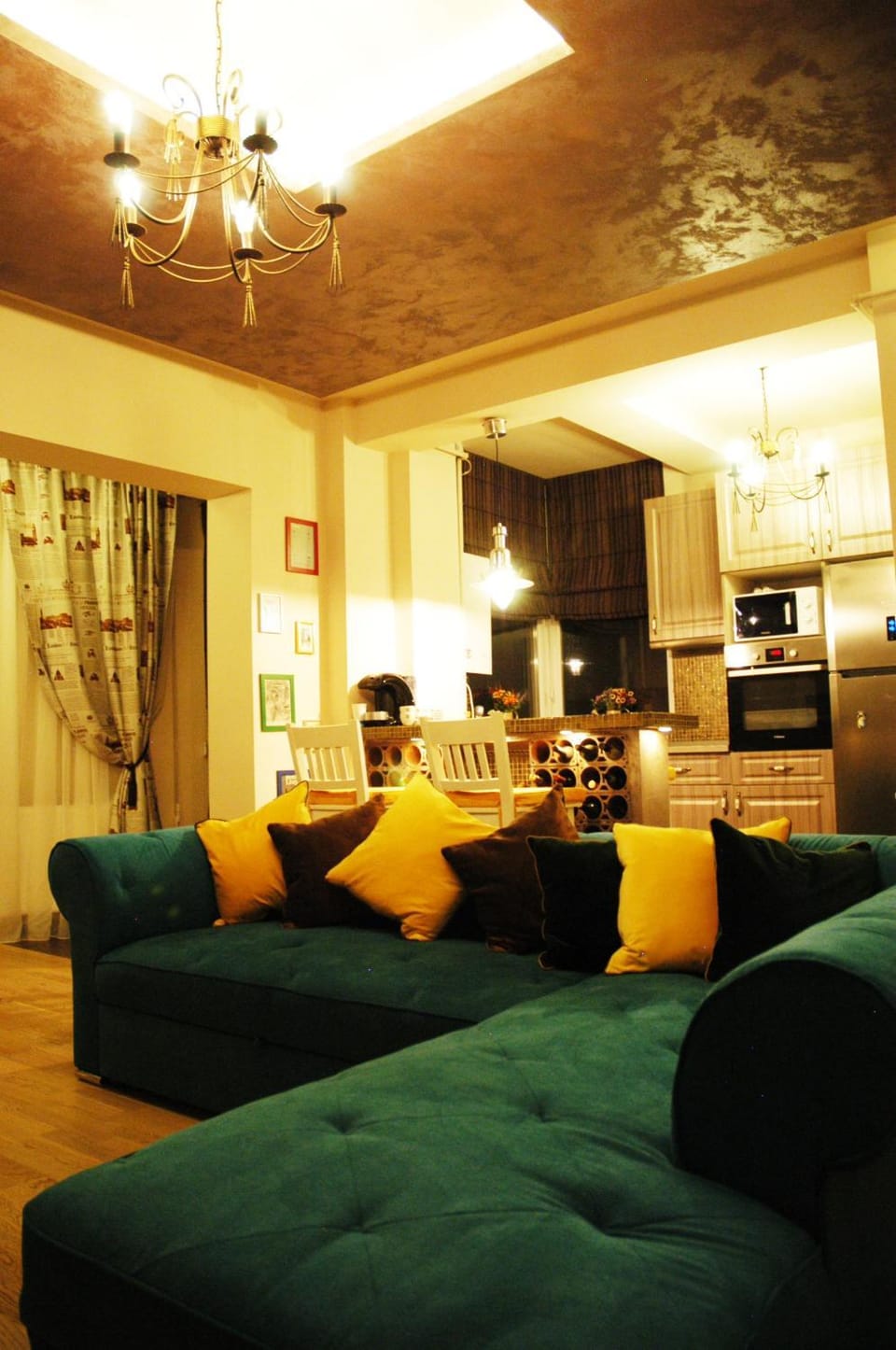 Living room, Photo of the whole room