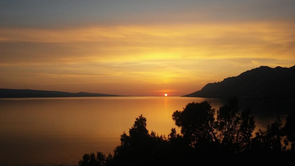 View (from property/room), Mountain view, Sea view