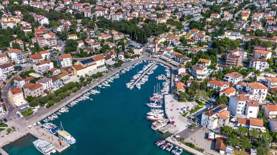 Neighbourhood, Bird's eye view, Location