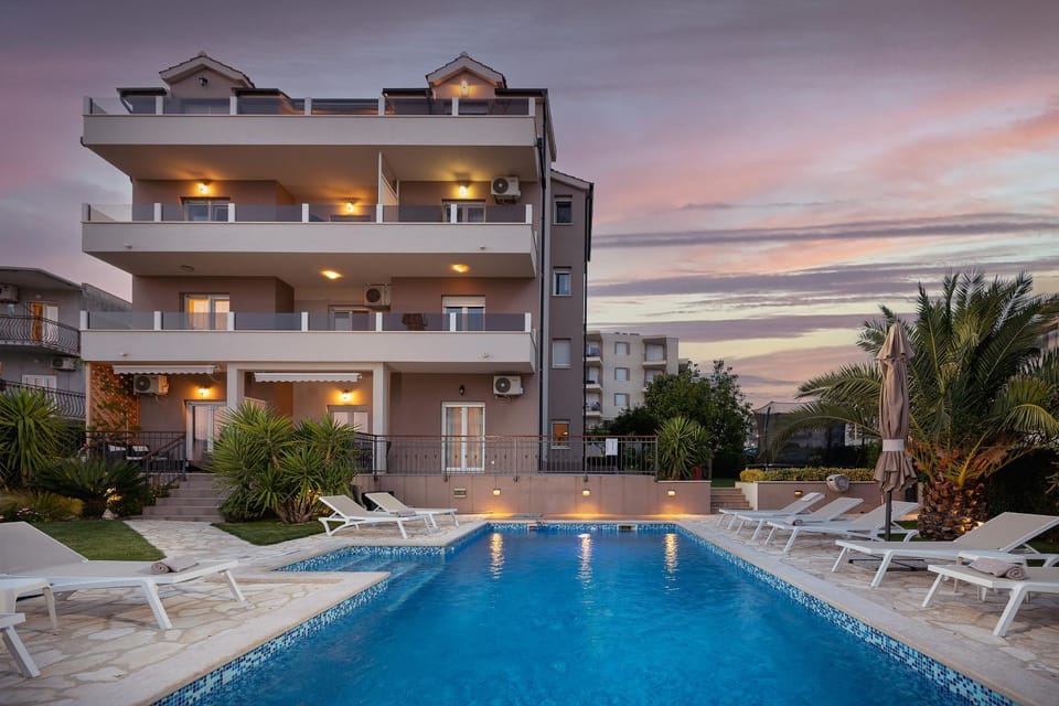 Property building, Swimming pool