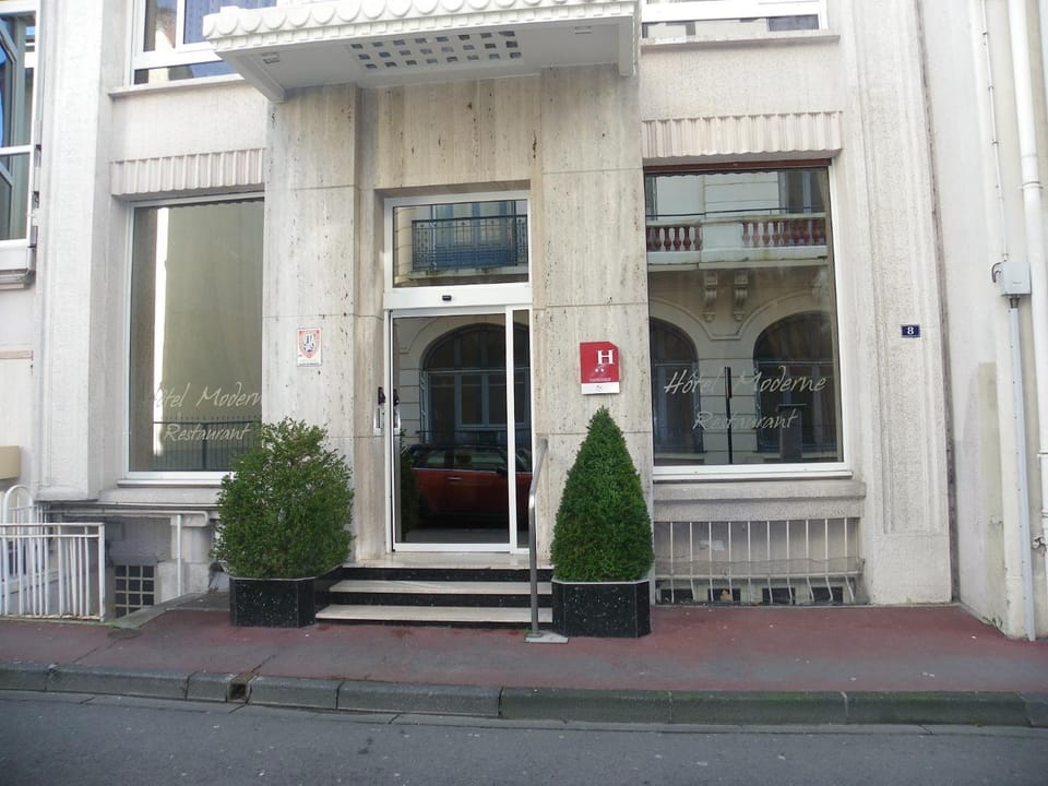 Facade/entrance, Street view