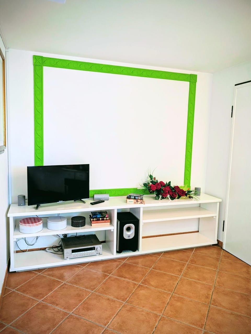 Communal lounge/ TV room, TV and multimedia
