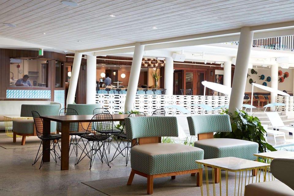 Restaurant/places to eat, Nightclub / DJ, Lobby or reception, Lounge or bar, Evening entertainment, On site, Area and facilities, Swimming pool, Entertainment