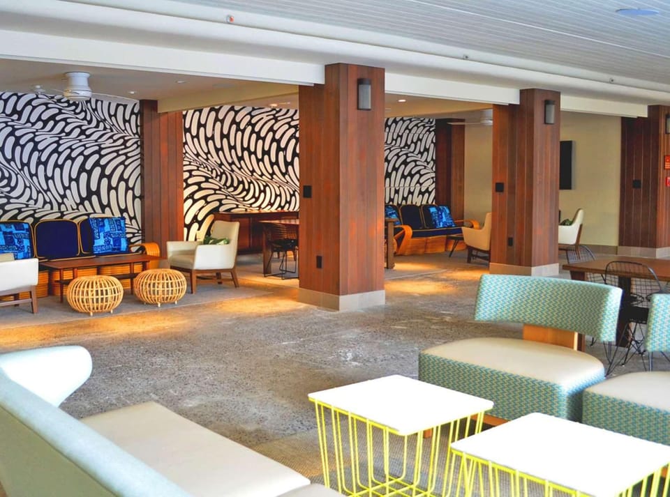 On-site shops, Lobby or reception, Lounge or bar, Decorative detail, Area and facilities