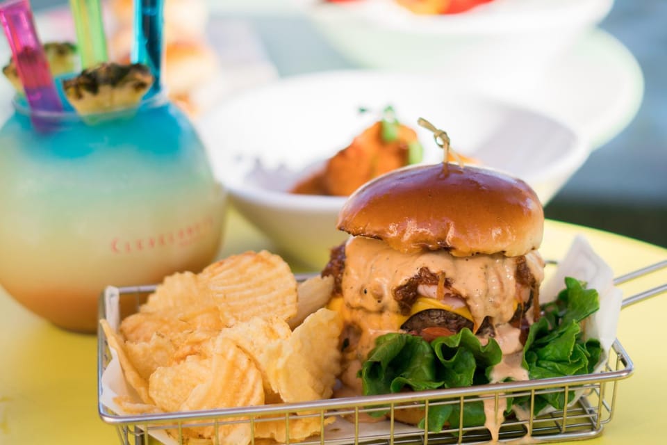 Restaurant/places to eat, Lounge or bar, Food and drinks, Food, Lunch, Dinner