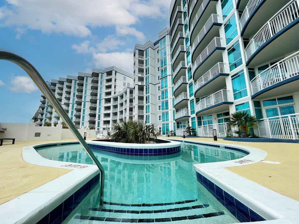 Property building, Swimming pool