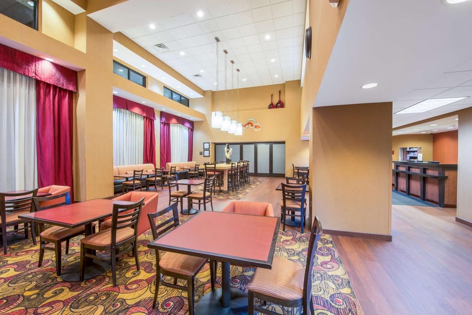 Restaurant/places to eat, Communal lounge/ TV room