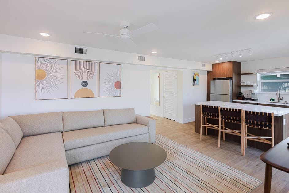 Living room, Dining area