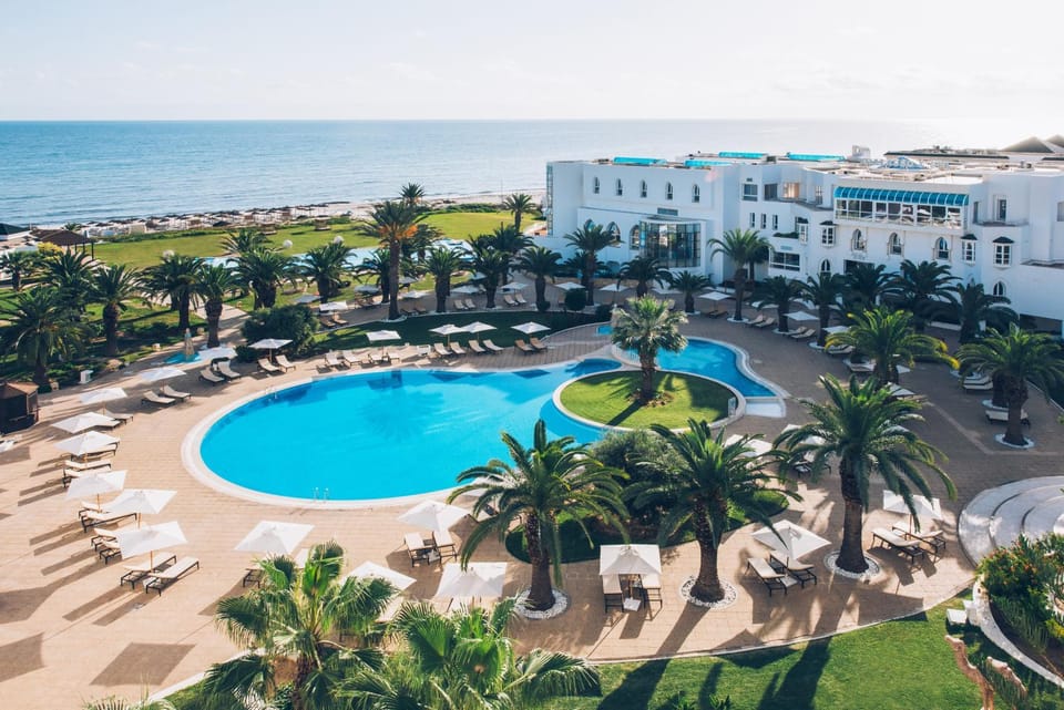 View (from property/room), Balcony/Terrace, Pool view, Sea view