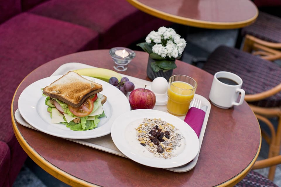 Restaurant/places to eat, Continental breakfast