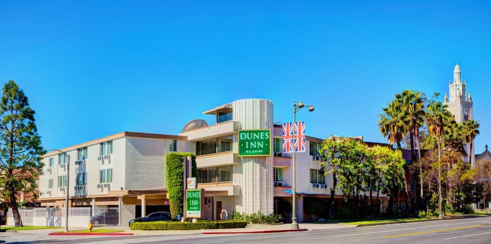Facade/entrance, Bird's eye view