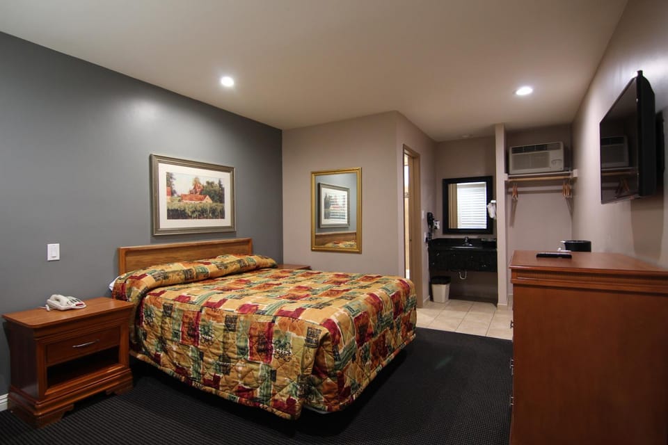 Bed, TV and multimedia