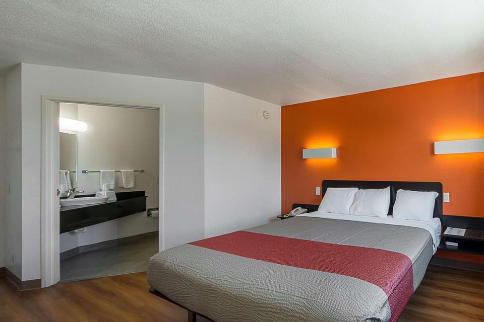 Photo of the whole room, Bedroom, On site