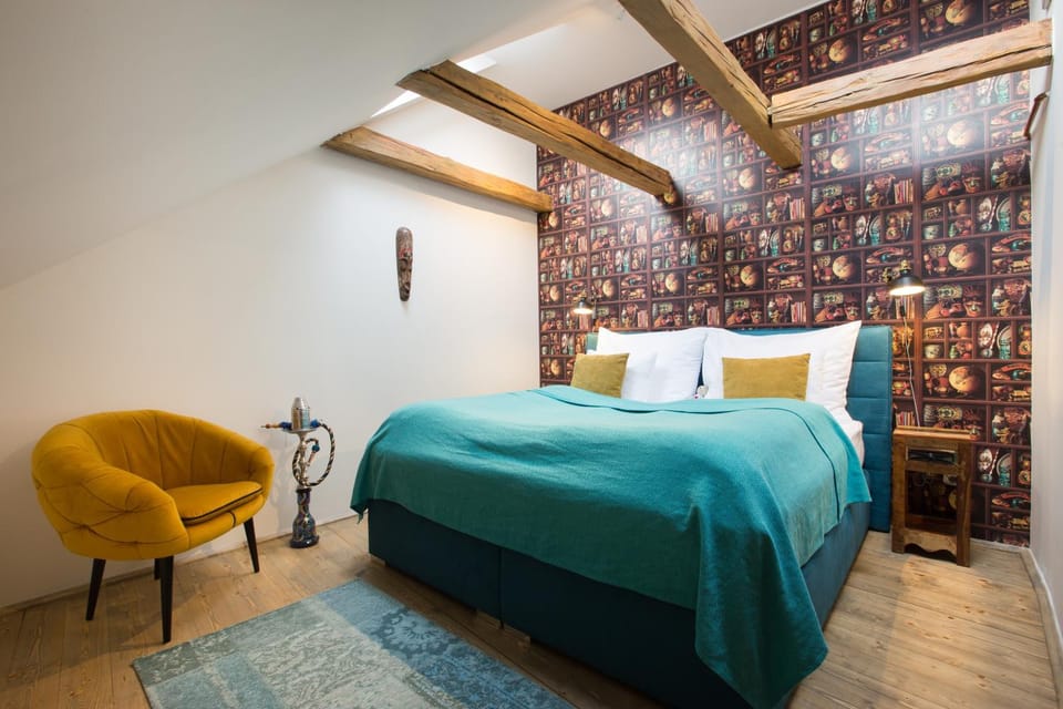 Photo of the whole room, Bedroom
