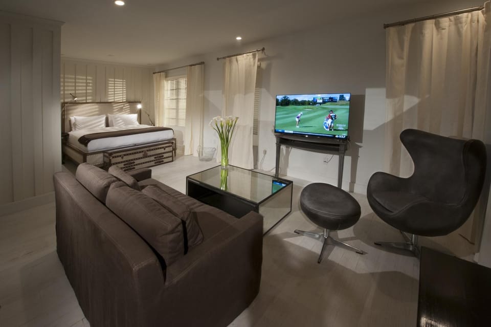 Seating area, Bedroom