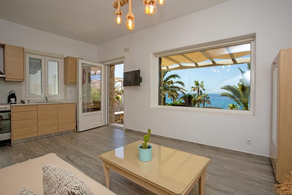 TV and multimedia, Kitchen or kitchenette, Sea view