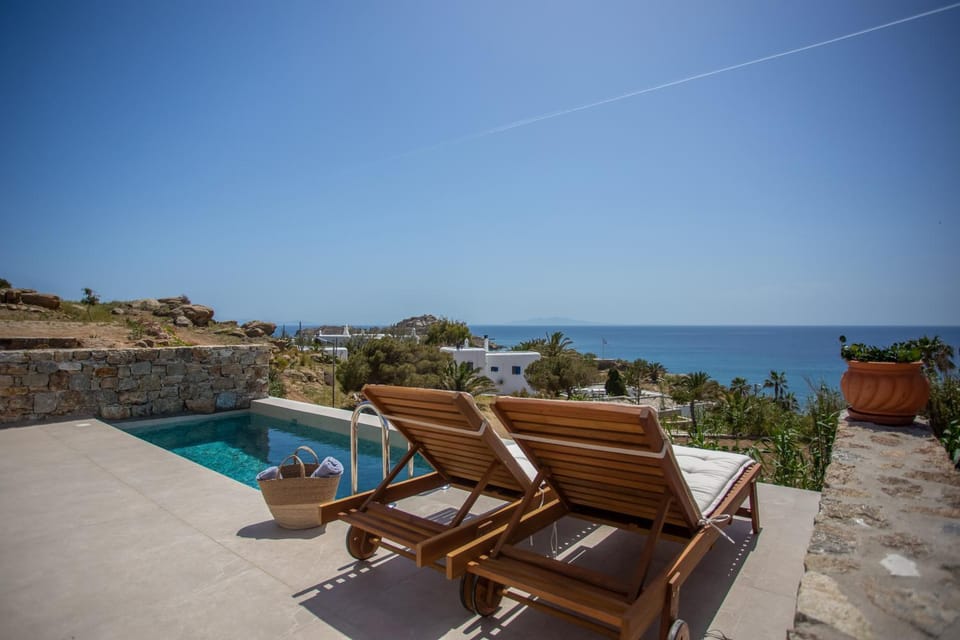 Sea view, Swimming pool, sunbed