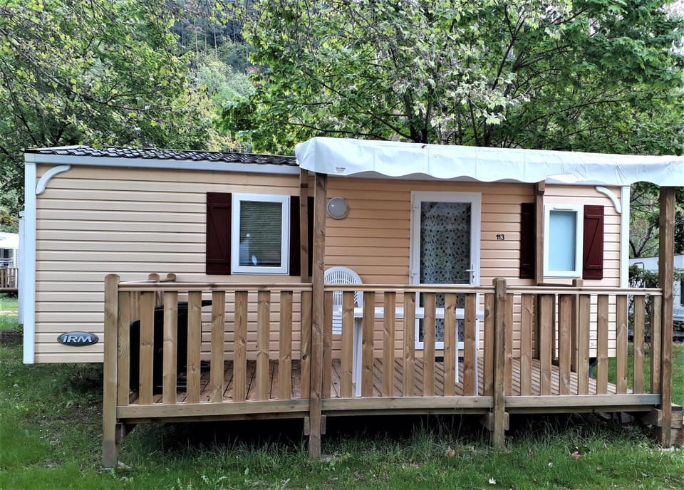 Property building, Facade/entrance, Balcony/Terrace