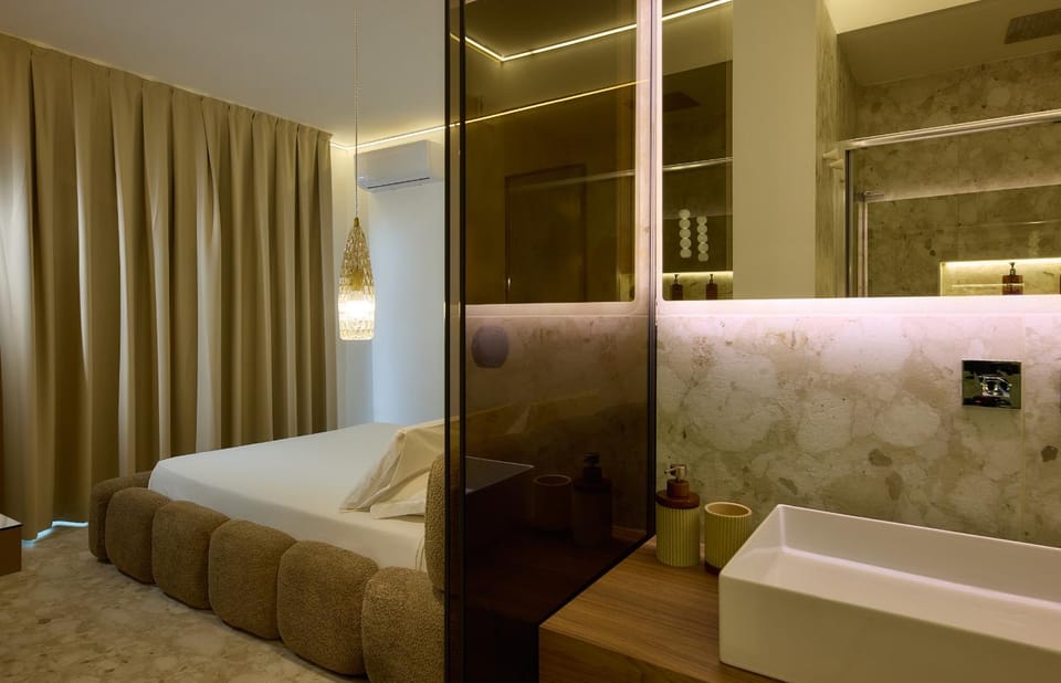 Bed, Bathroom, Photo of the whole room