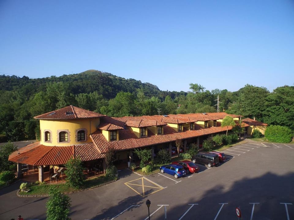 Facade/entrance, Mountain view