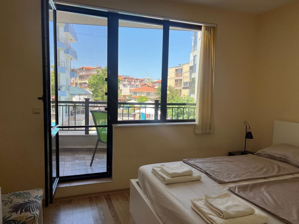 View (from property/room), Balcony/Terrace, Bedroom