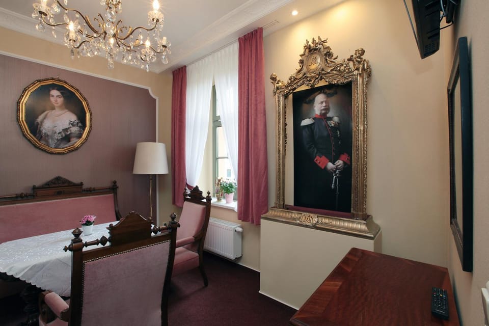 Living room, Photo of the whole room