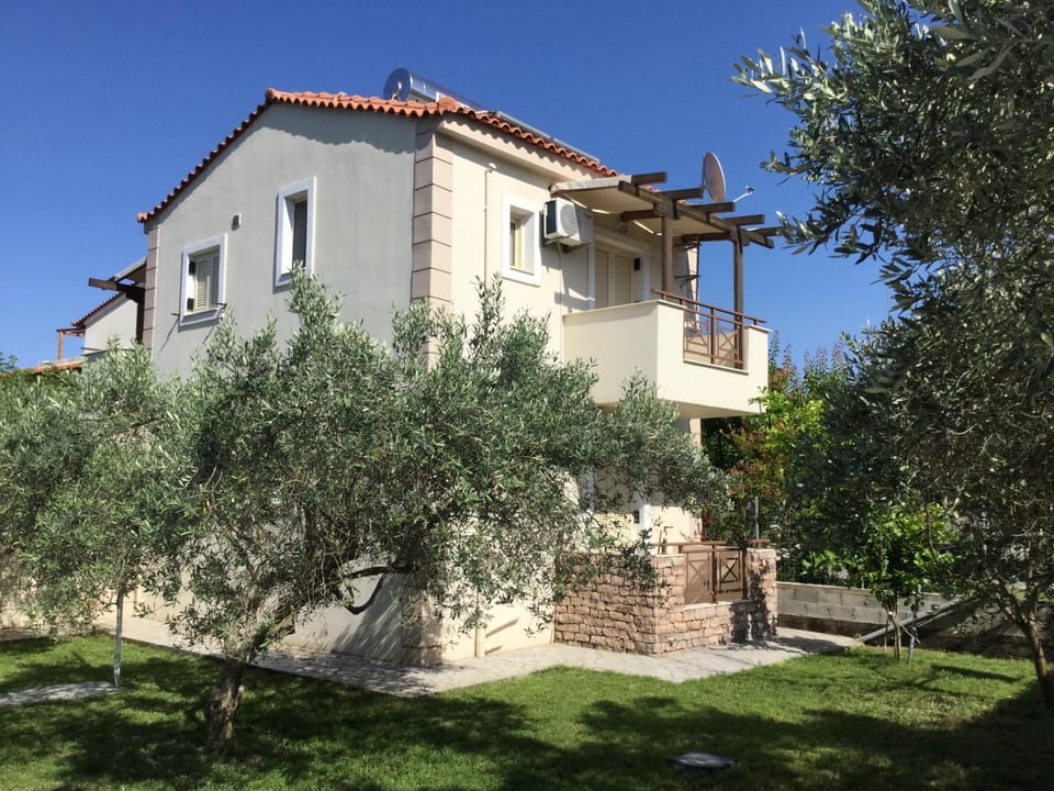 Garden view, Mountain view, Sea view