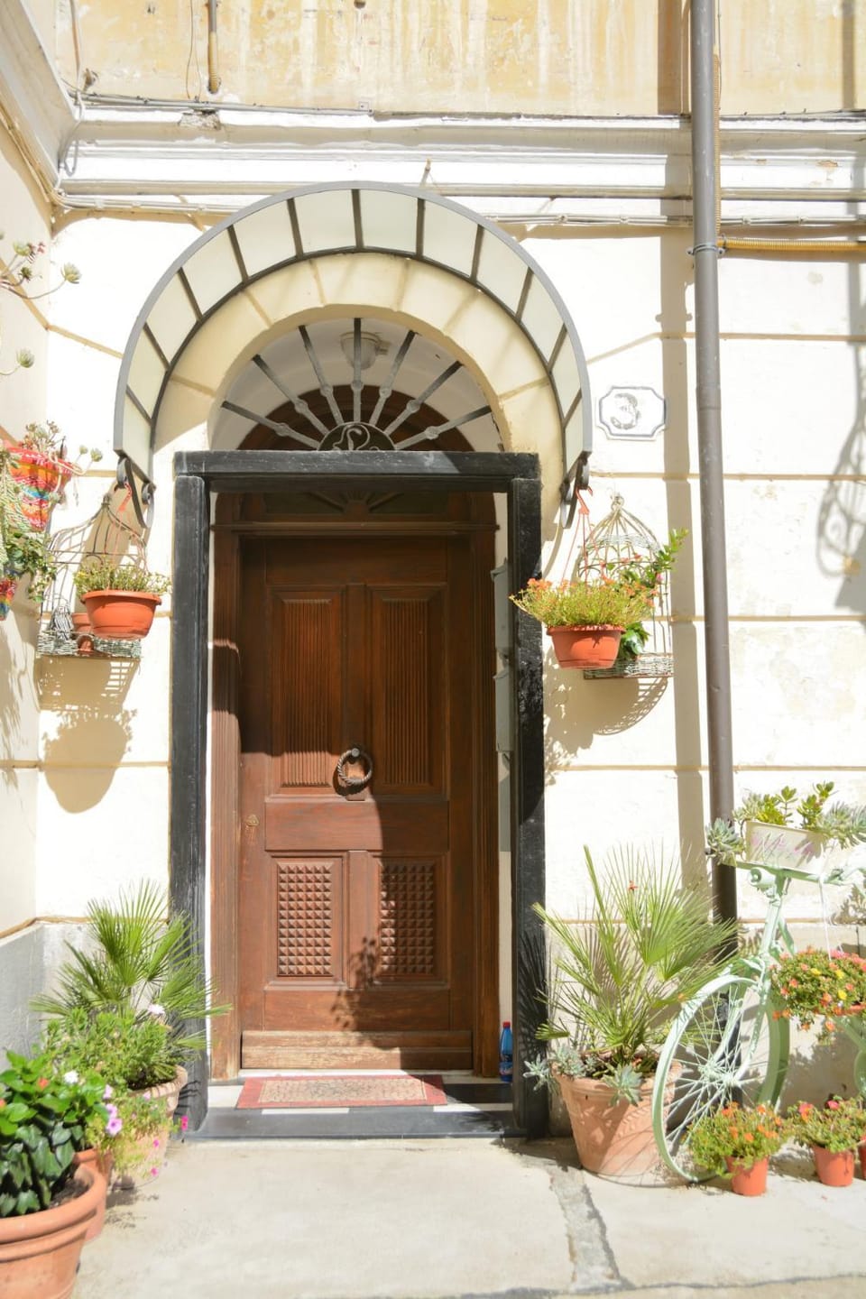 Facade/entrance