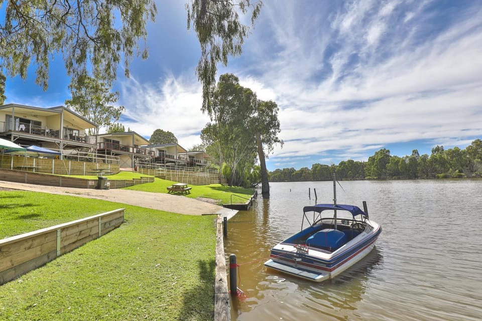 Rivergardens Holiday Park Mildura Campground/ 
RV Resort in New South Wales