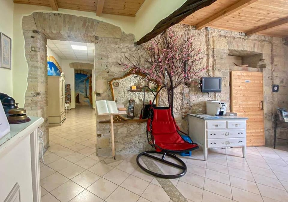 Lobby or reception, Internal: Not applicable to any particular room