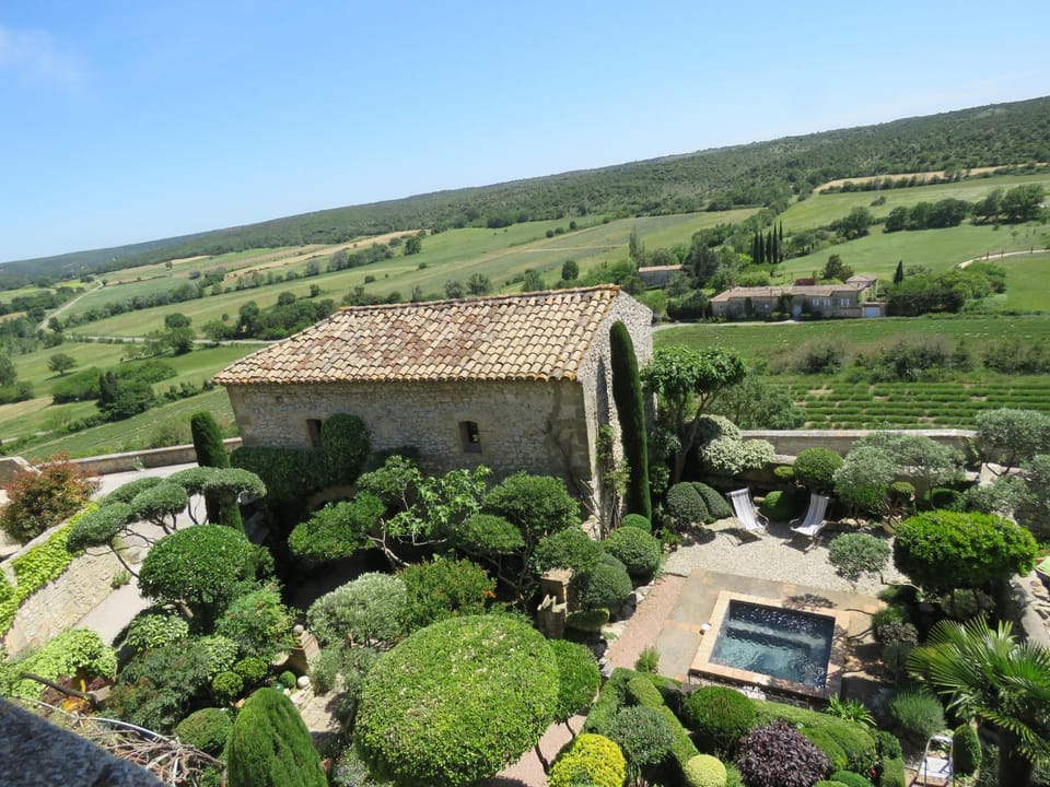 View (from property/room), Garden view, Landmark view