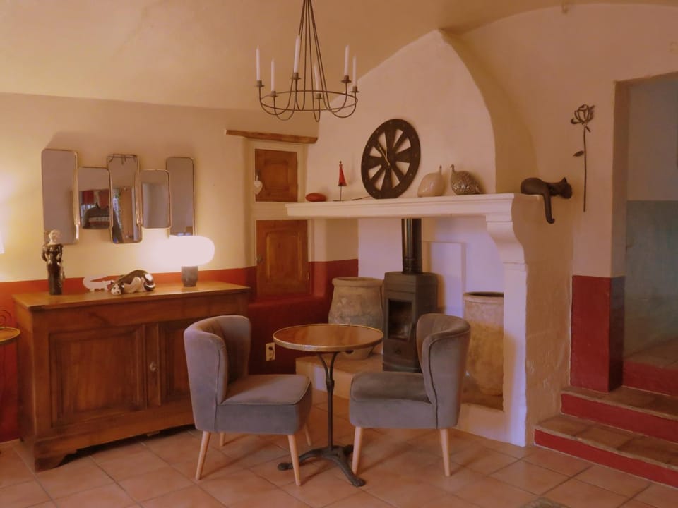 Communal lounge/ TV room, Decorative detail