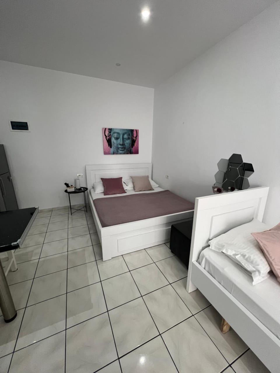 Spile Rooms Lukas Bed and Breakfast in Vlorë County, Albania